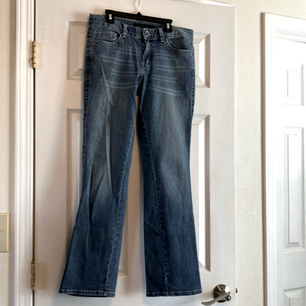 Calvin Klein Women's‎ Jeans Lean Boot Flap Pockets midrise Size 6 fades on front